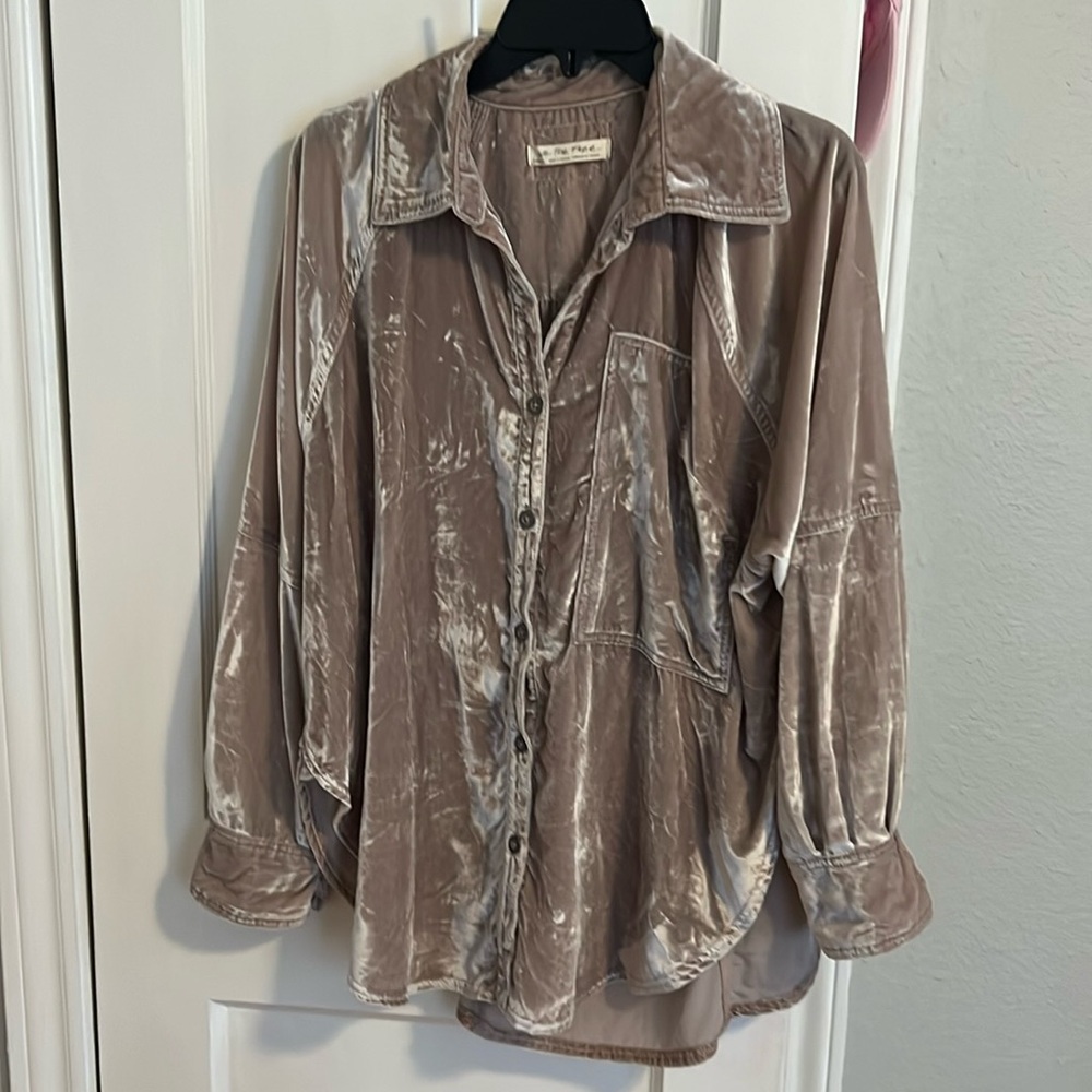 We The Free- Free People Velvet long sleeve blouse-Gold Sz XS